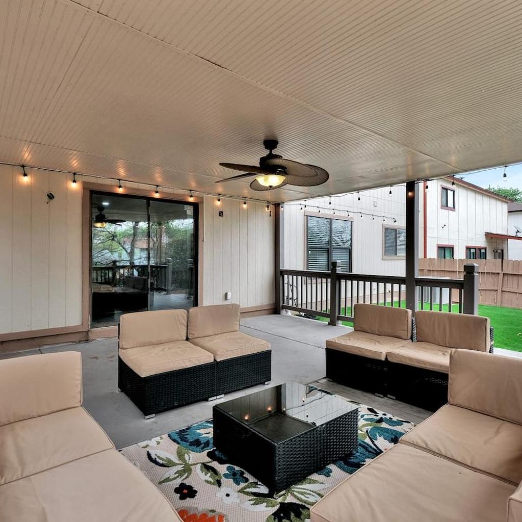 Photograph of Stylish Home Gameroom pool access, near SixFlag