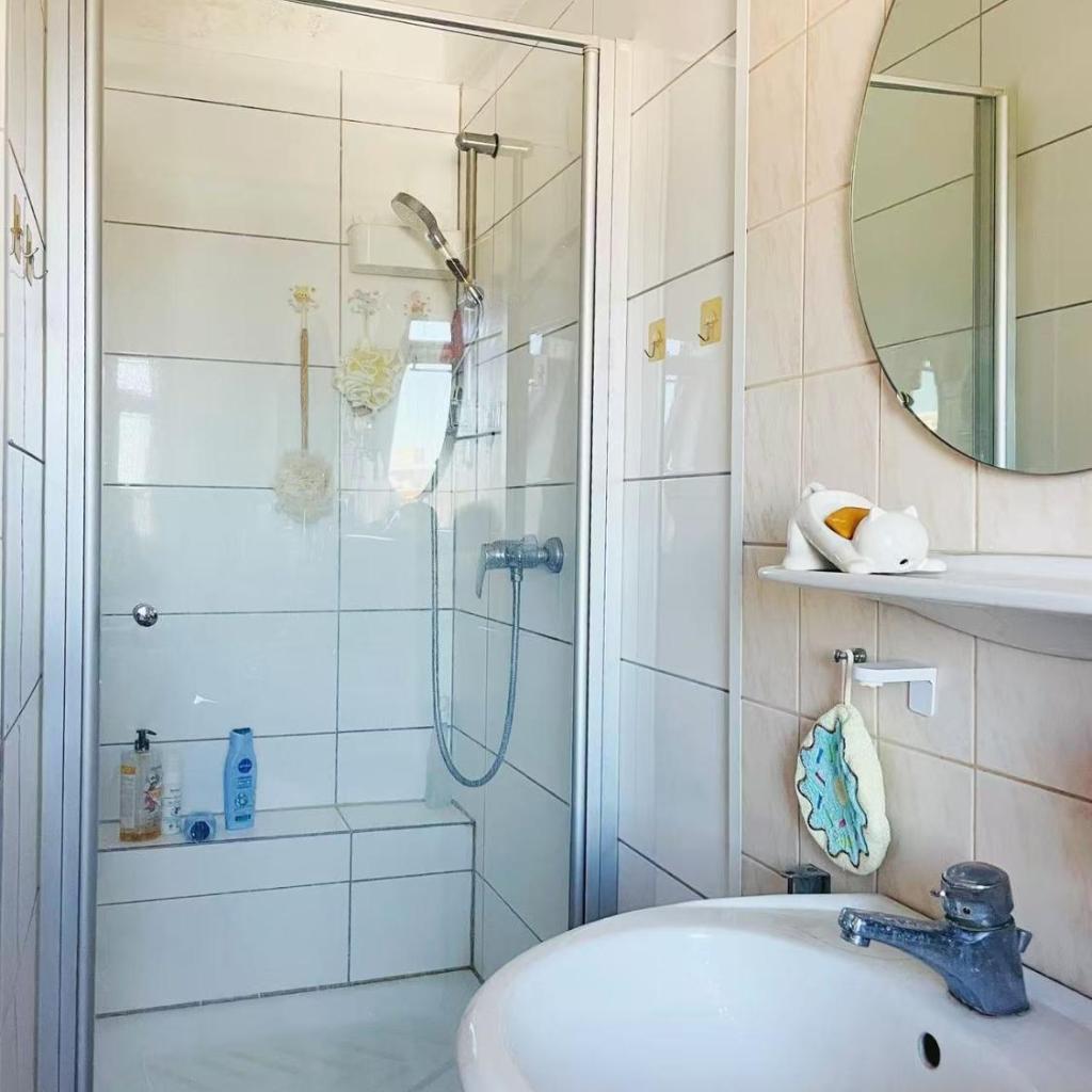 Photograph of Double Room in a quiet shared flat 400m from Oktoberfest