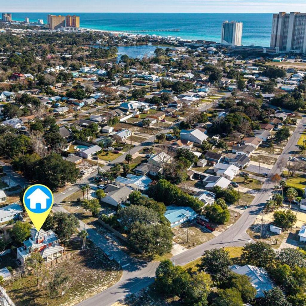 Photograph of Walk to the Beach - BBQ - Patio - Play Area - Pets