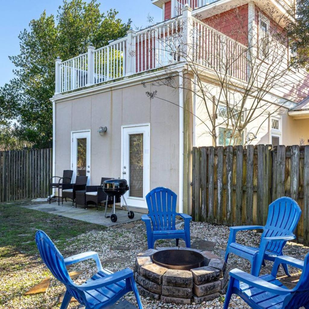 Photograph of Walk to the Beach - BBQ - Patio - Play Area - Pets