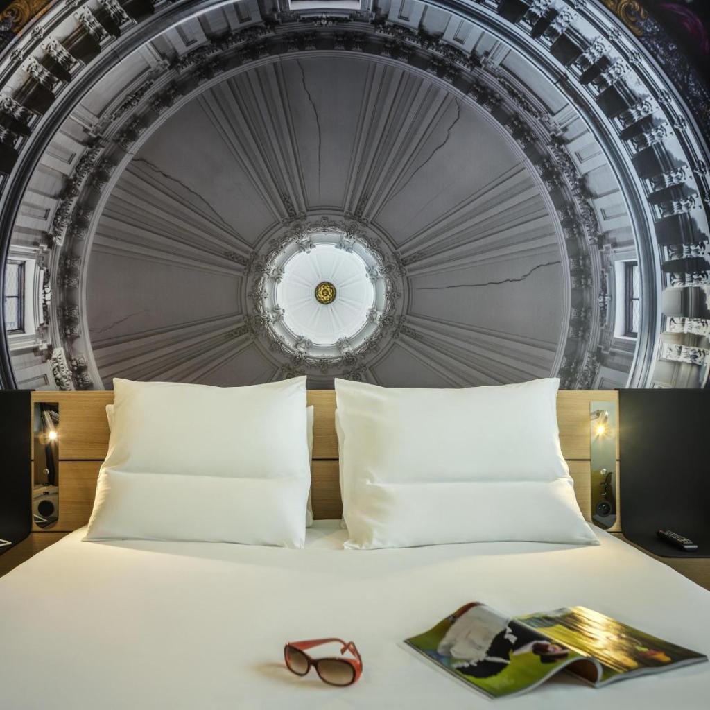 Photograph of Novotel Paris 20 Belleville