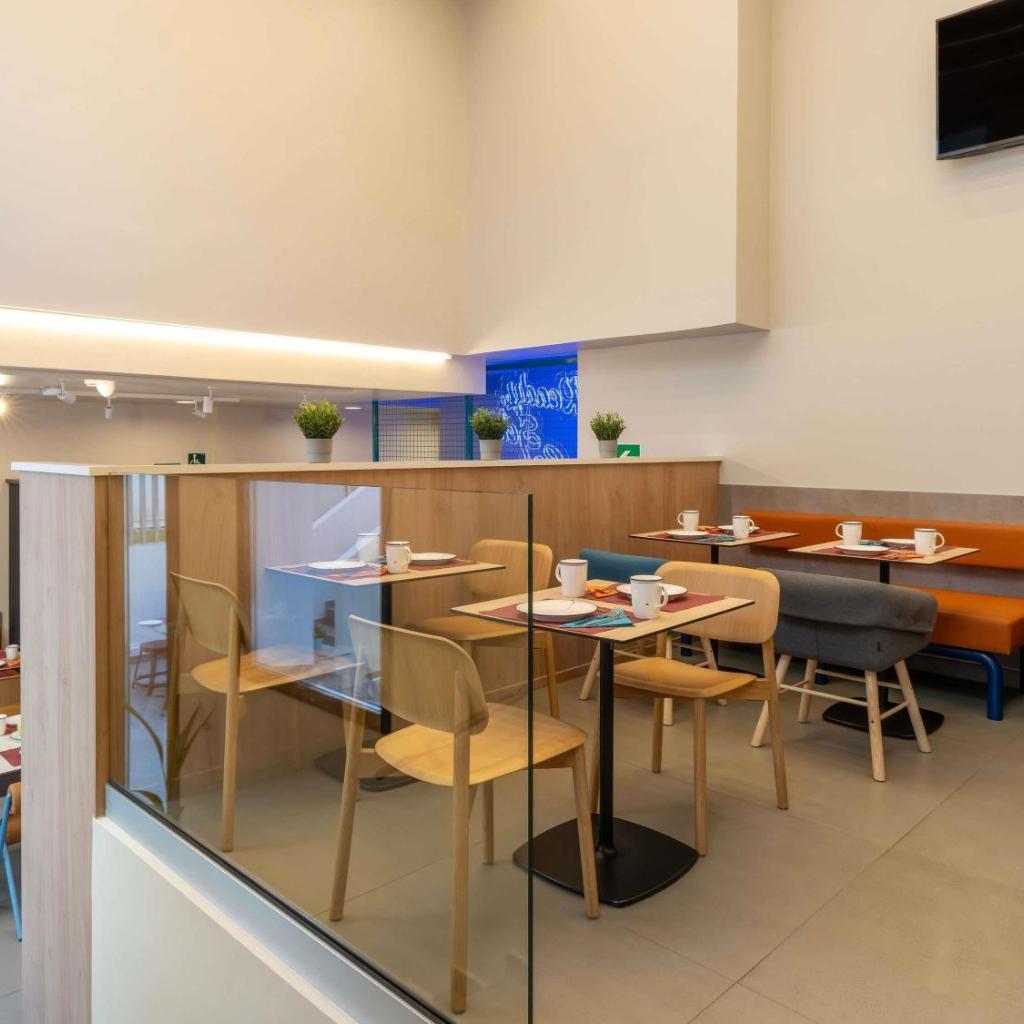 Photograph of ibis budget Valencia Centro Puerto