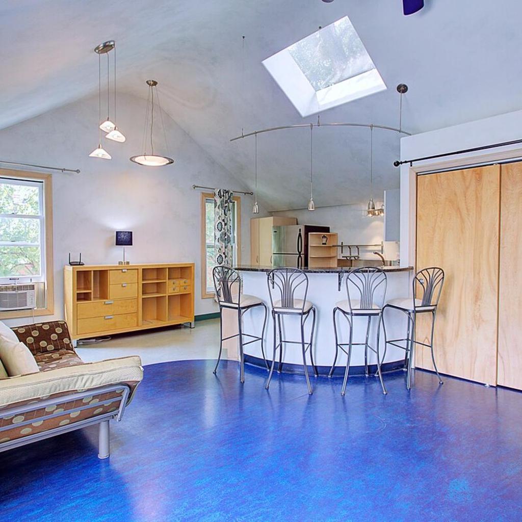 Photograph of UNIQUE! Carriage House in Historic Congress Park