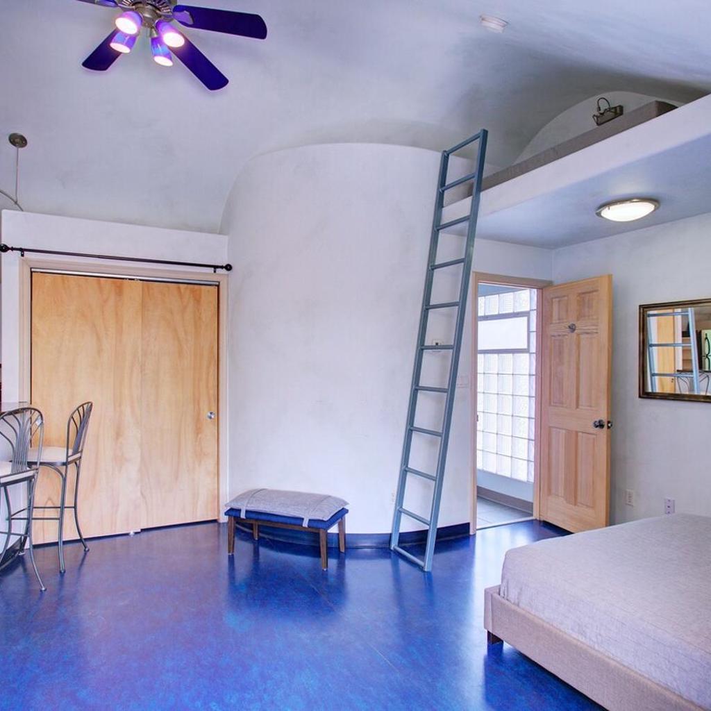 Photograph of UNIQUE! Carriage House in Historic Congress Park