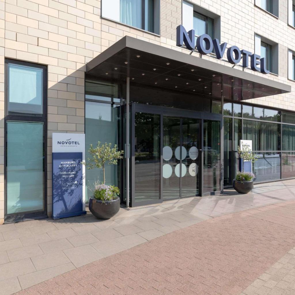 Photograph of Novotel Hamburg City Alster