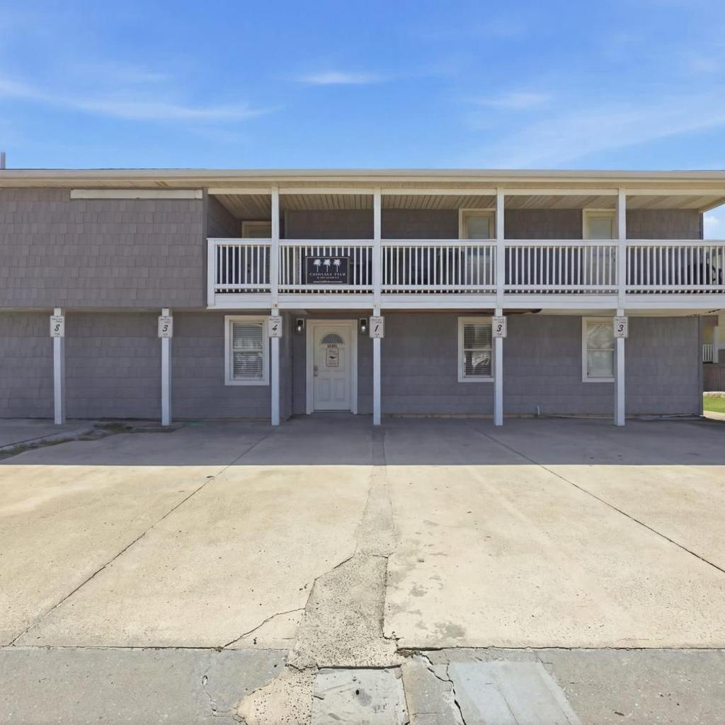 Photograph of Hazels Child II Oceanfront Beach House w Pier View