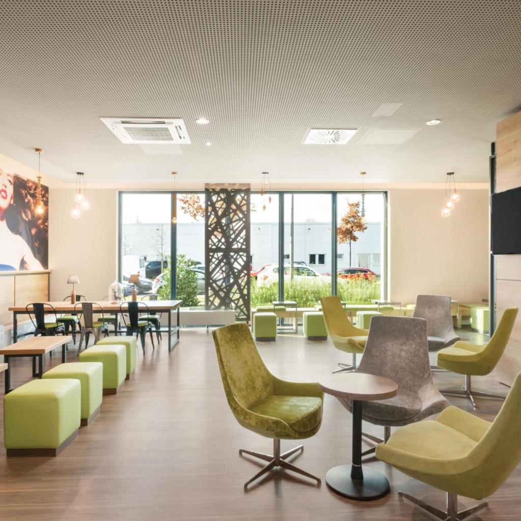 Photograph of Super 8 by Wyndham Munich City North