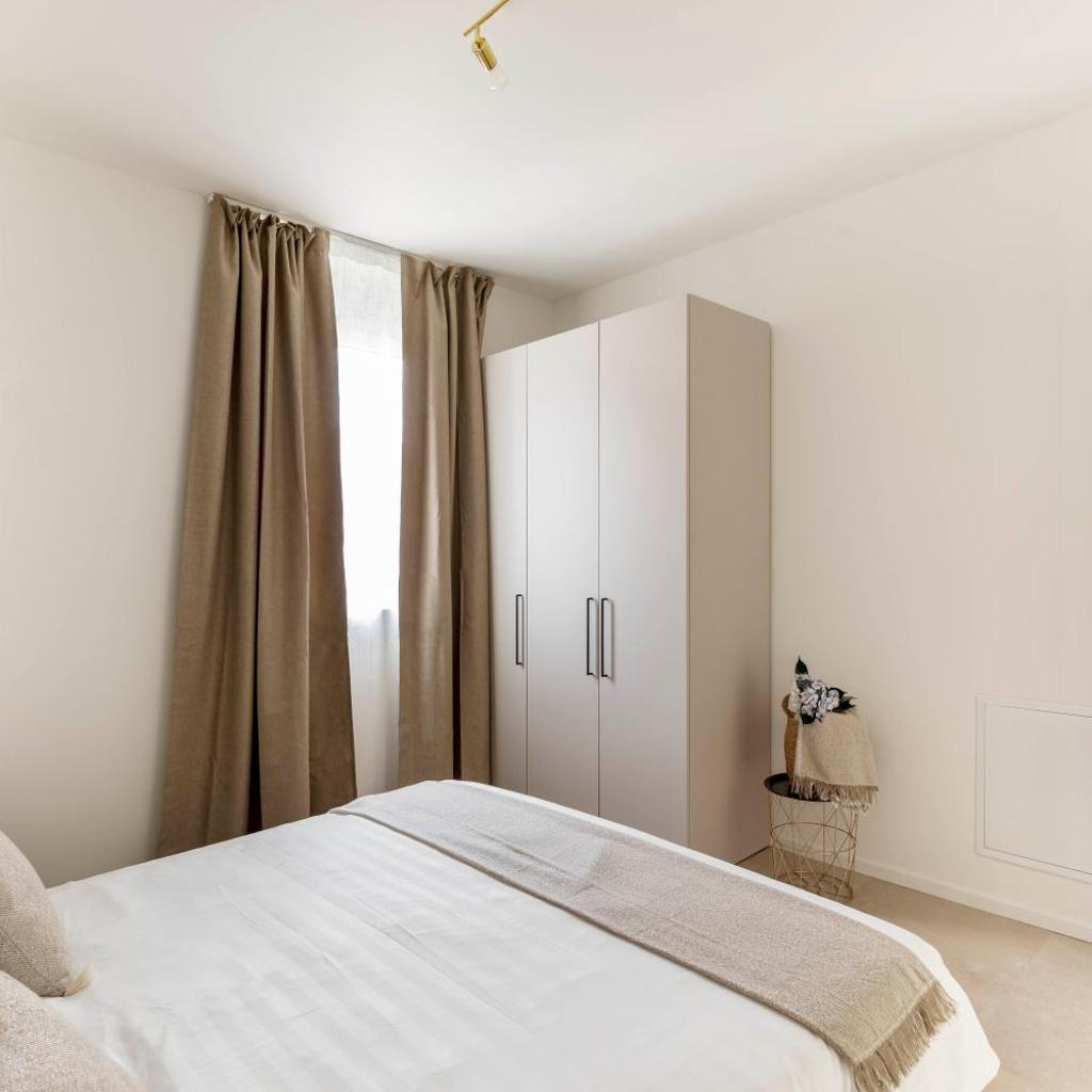 Image 15 - Regalia Suites - Free Parking