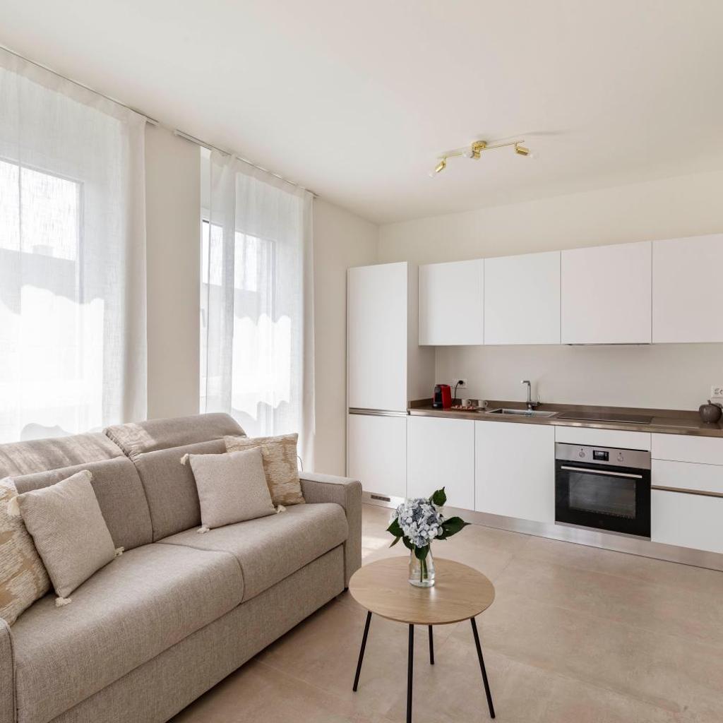 Image 1 - Regalia Suites - Free Parking