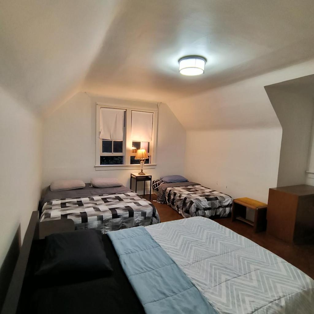 Photograph of Upper floor 6450 Cedarhurst street