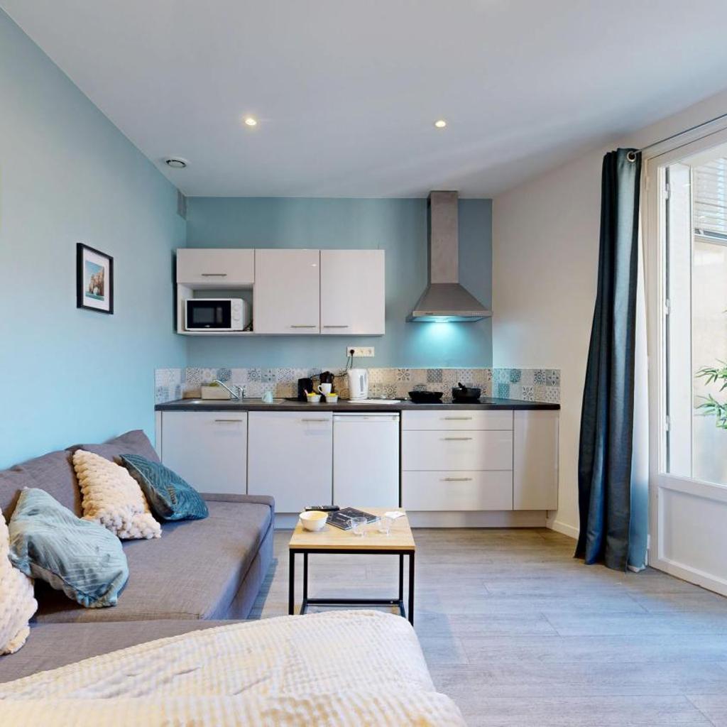 Photograph of Le Cosmique by expat renting - Central - Wifi