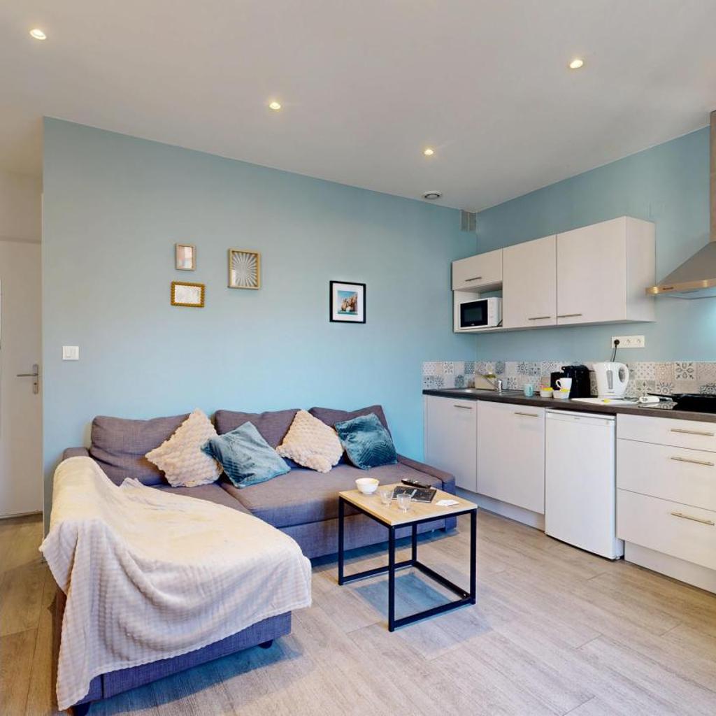Photograph of Le Cosmique by expat renting - Central - Wifi