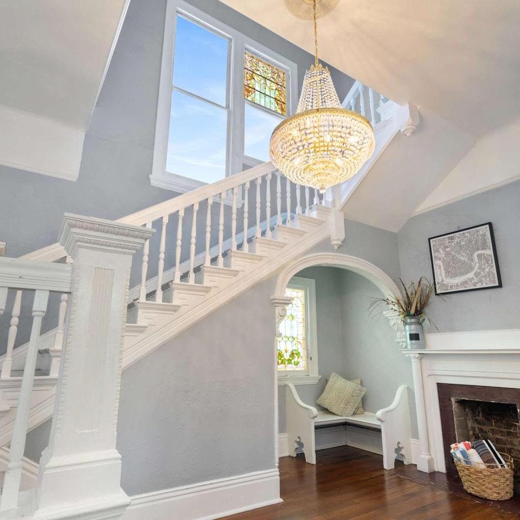 Photograph of Claiborne Historic Mansion - 5 bed-3bath
