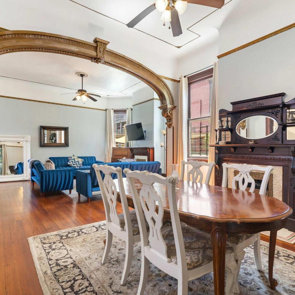 Photograph of Claiborne Historic Mansion - 5 bed-3bath