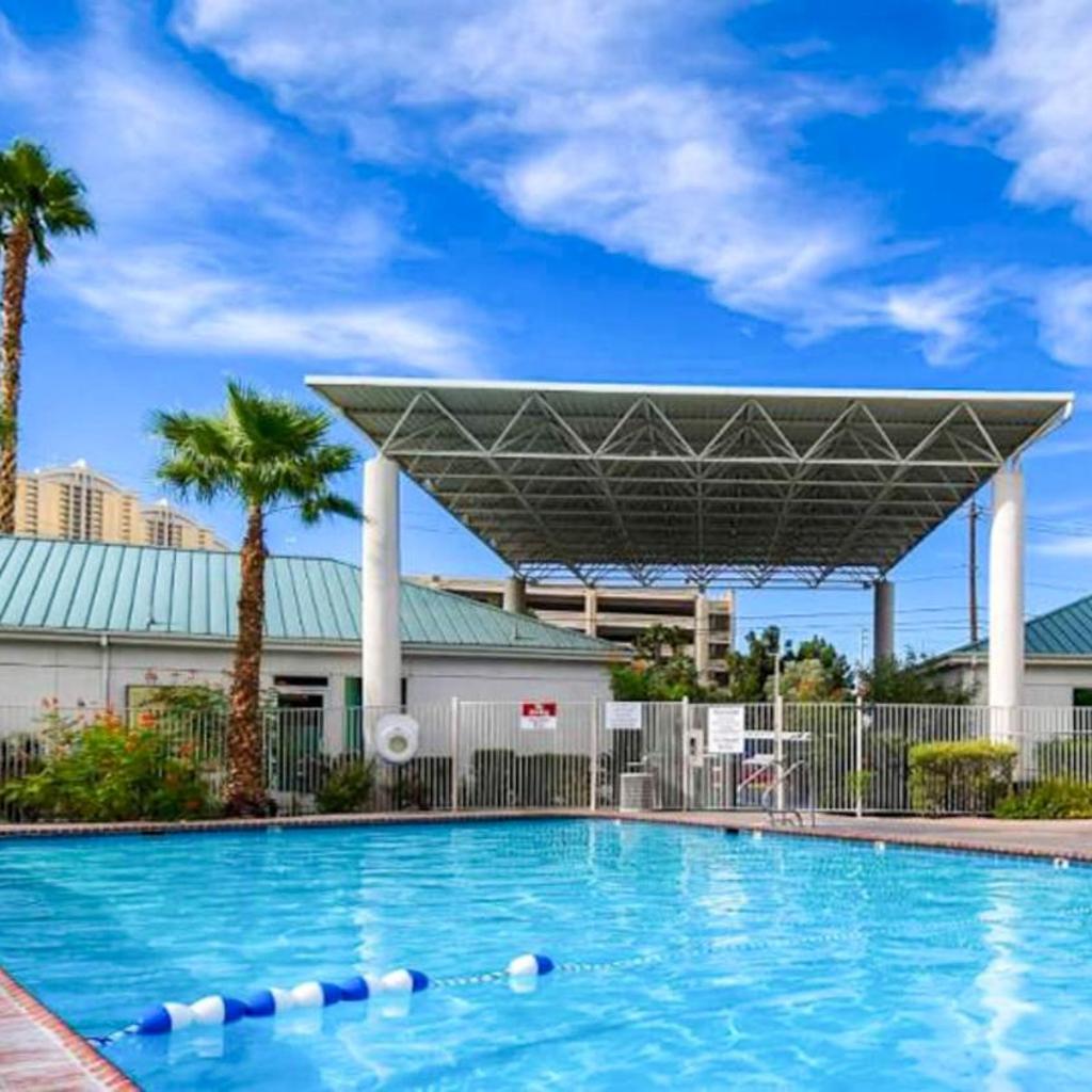 Photograph of Studio 6 Suites Las Vegas, NV - Tropicana