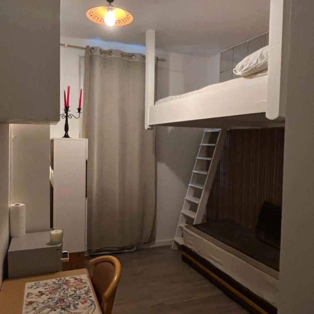 Photograph of Le petit Paris 20