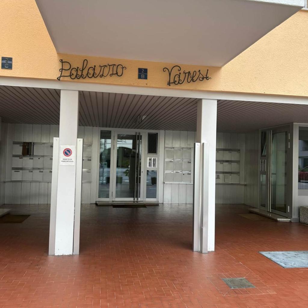 Image 14 - Palazzo Varesi