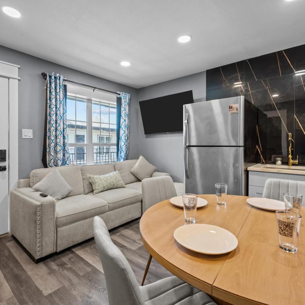 Photograph of Central Heights 2BR with Pool, Free Park & Laundry