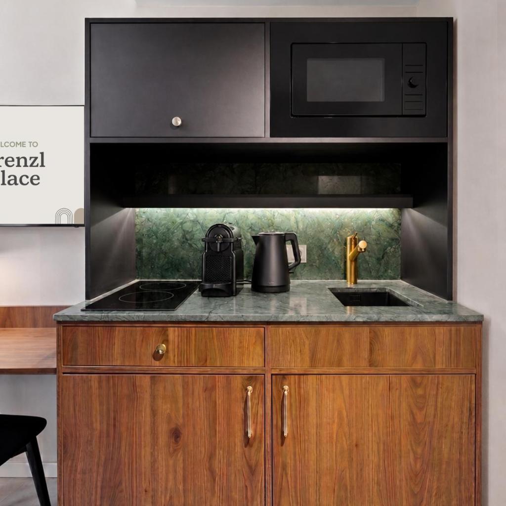 Photograph of Prenzl Place Studios - Berlin - Prenzlauer Berg - Maisonette-Bett, Kitchenette & Self Check-in