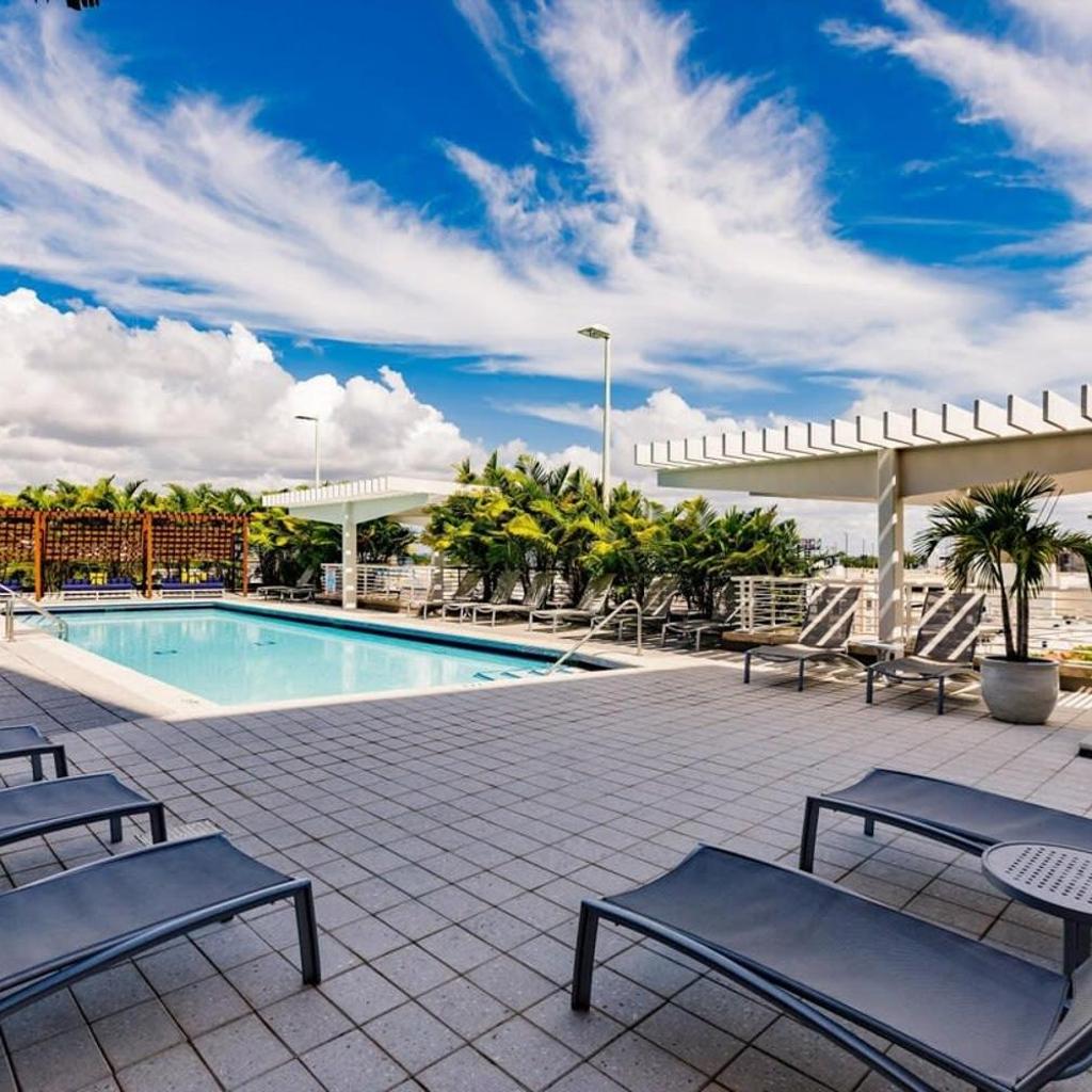 Photograph of Hang Ten- Large Townhome lux amenities parking