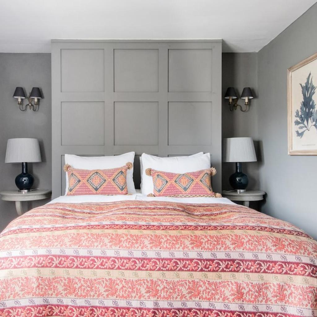 Photograph of Stylish & Spacious City Center Georgian Townhouse