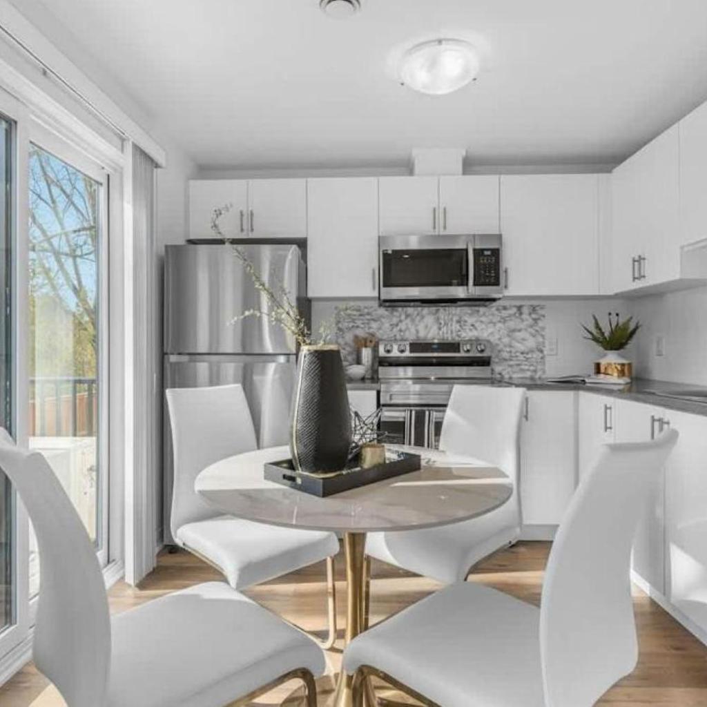 Photograph of New 2-Bedroom Suite Sleeps 5 7 Minutes to the Falls & Free Parking