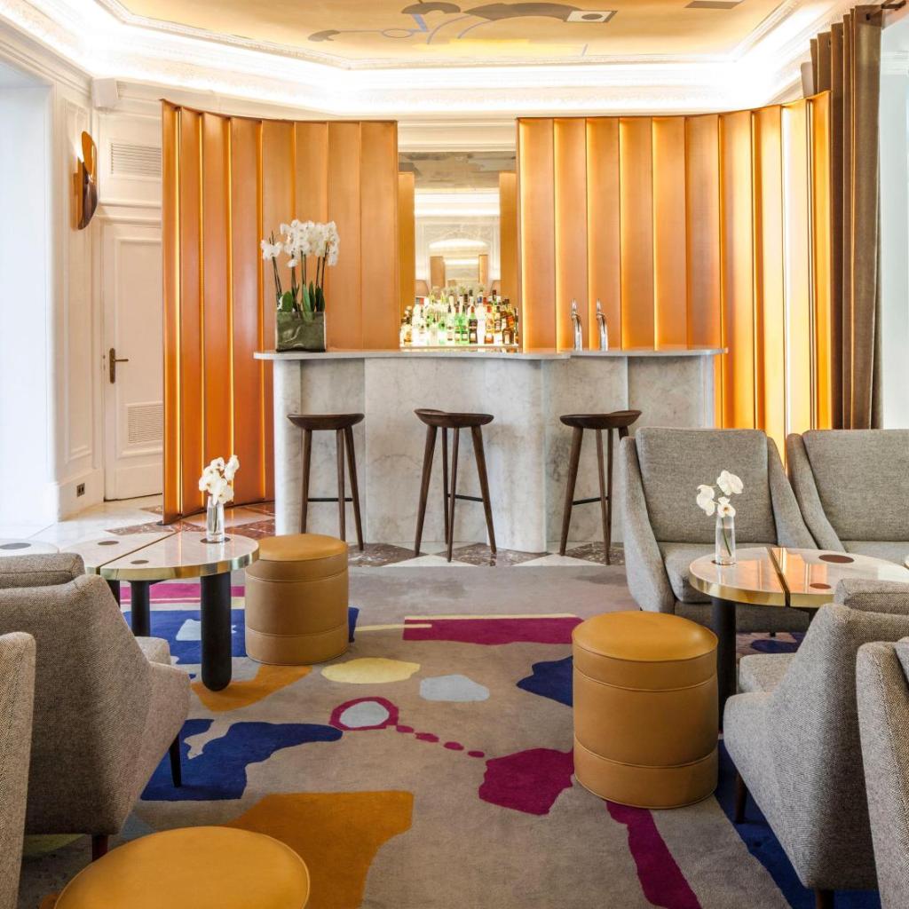 Photograph of Hôtel Vernet Champs Elysées Paris