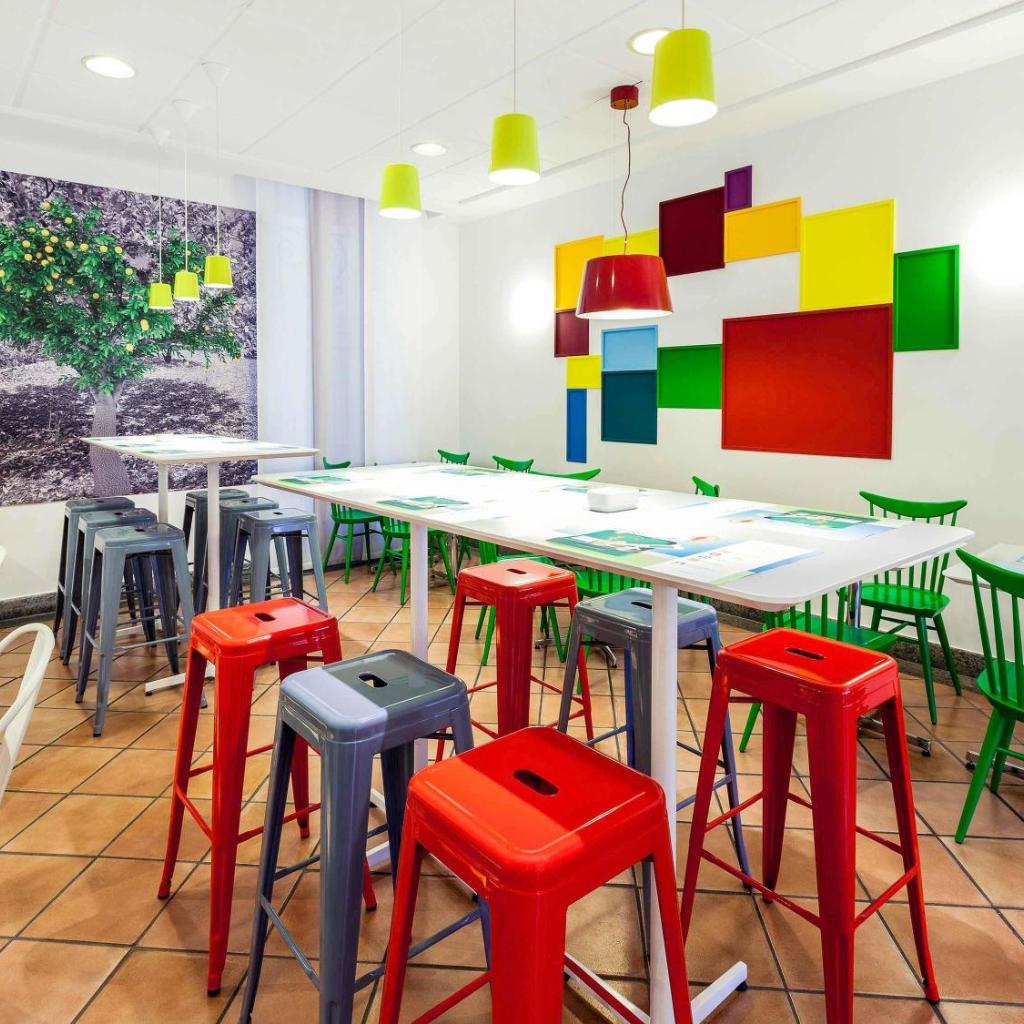 Photograph of Ibis Styles Napoli Garibaldi