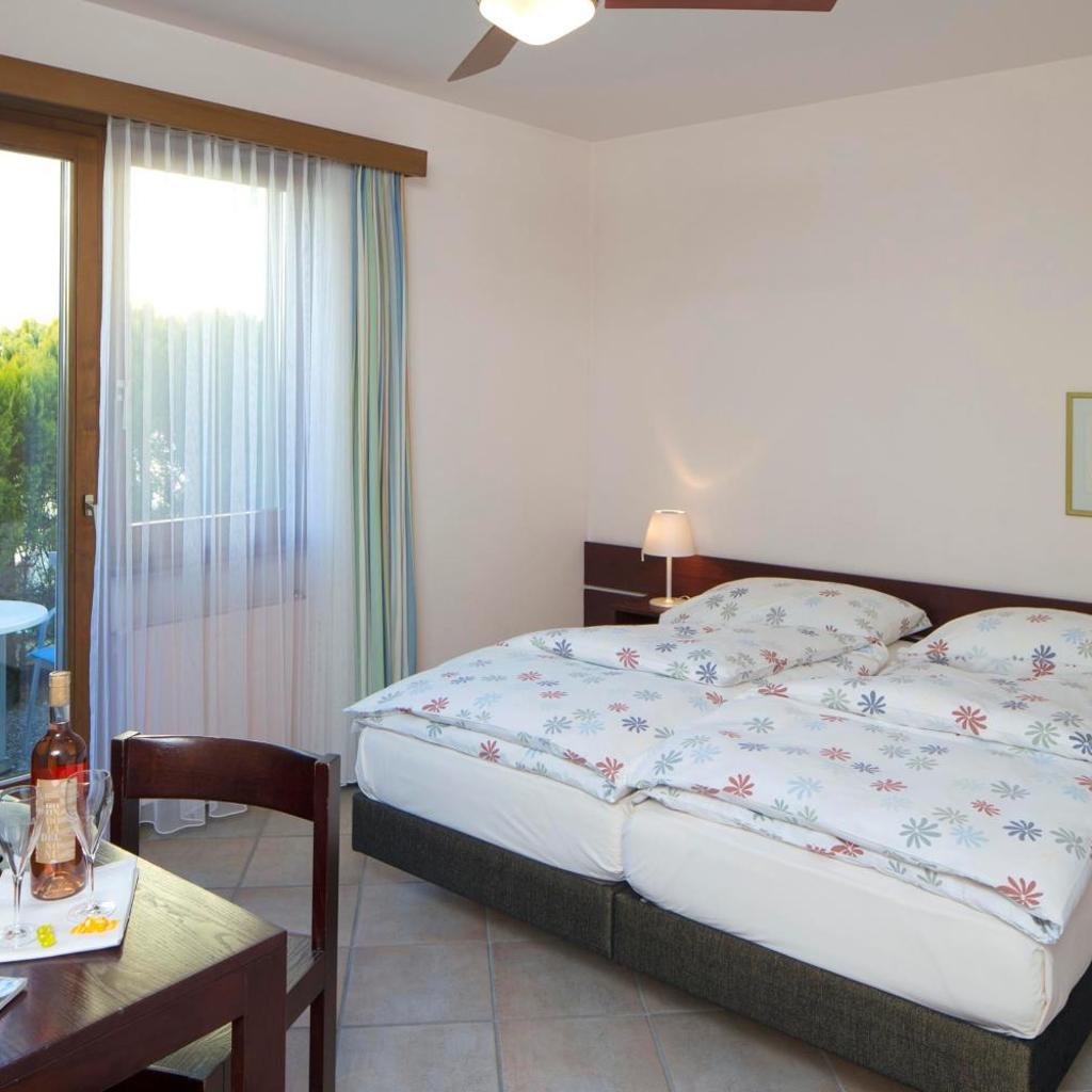 Garni Elena – image