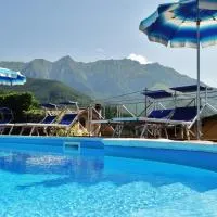 Albergo Miramonti، فندق في Comano
