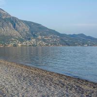 Sea front Villa, &xi;&epsilon;&nu;&omicron;&delta;&omicron;&chi;&epsilon;ί&omicron; &sigma;&tau;&eta;&nu; &Kappa;&alpha;&lambda;&alpha;&mu;ά&tau;&alpha;