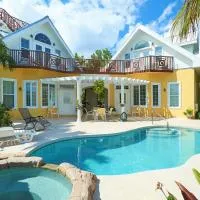 Shangri-La Boutique Bed & Breakfast، فندق في West Bay