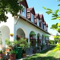 Haus Martha, ξενοδοχείο σε Balatonudvari
