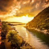 Hill River Hotel, hotel em Agva