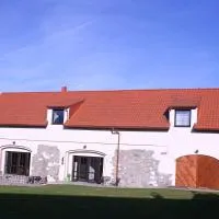 Statek Malčany, hotel din Čím