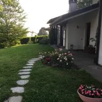 Elleboro, hotel a Carugo