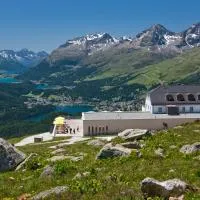 Romantik Hotel Muottas Muragl, хотел в Замедан