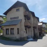 Viesnīca Auberge La Coulette pilsētā Varsa