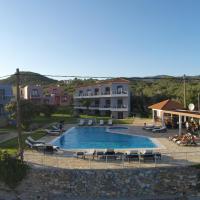 Blue Waves Apartments, hotel in Plomarion