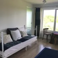 Aavikunurga Guesthouse, hotel en Kõiguste