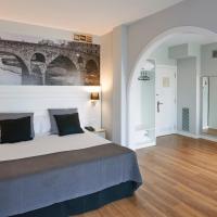 Hotel Can Pamplona: Vic şehrinde bir otel