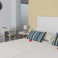 Hostal Onteniente, hotel v destinaci La Mamola