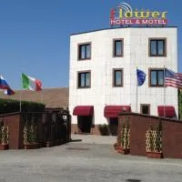 Hotel Motel Flower, ξενοδοχείο στο Νόβι Λίγκουρε