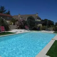 Le Pressoir B&B, hotel v mestu Aydie