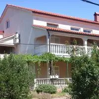 로파르에 위치한 호텔 Apartmani Roza Lopar