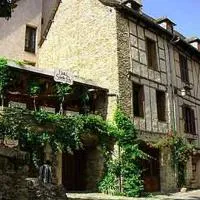 Hôtel Sainte Foy, hotel u gradu Konk