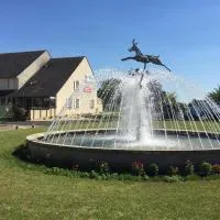 Hôtel Le Dauphin, hotel di Saint-Denis-de lʼHôtel