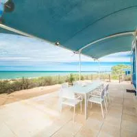 Mackerel Islands, hotel a Onslow