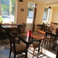 Tvishi Guest House, ξενοδοχείο σε Tsʼageri