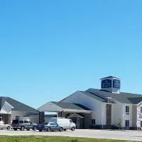 Cobblestone Inn & Suites - Bottineau, hótel í Bottineau